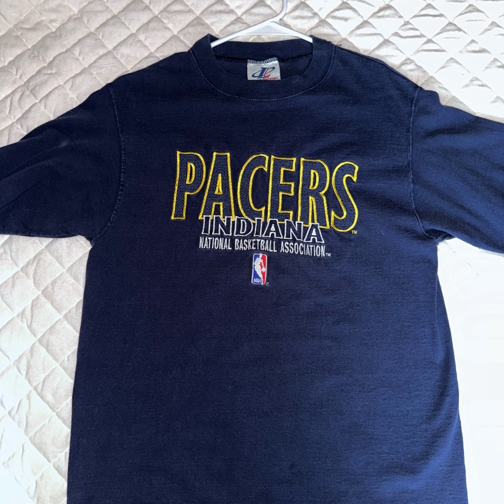 Indiana Pacers Embroidered T-Shirt – Vintage NBA Basketball Graphic Tee